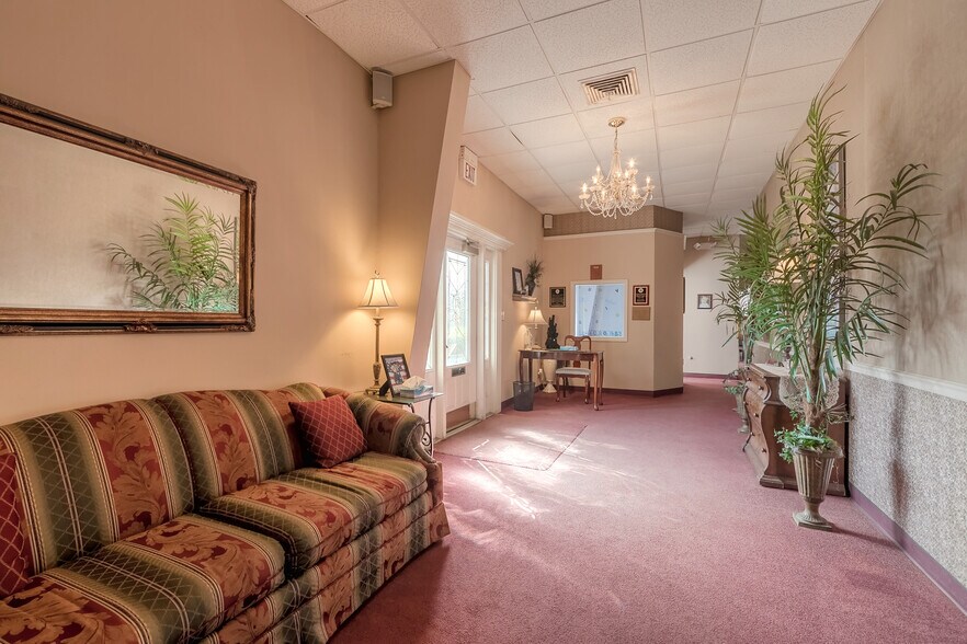 More Photos Of 1036 Derbyshire Rd, Daytona Beach Office For Sale