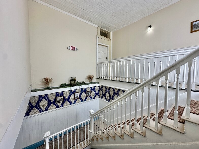 More Photos Of 163 Park Ave, Clifton Hotel For Sale