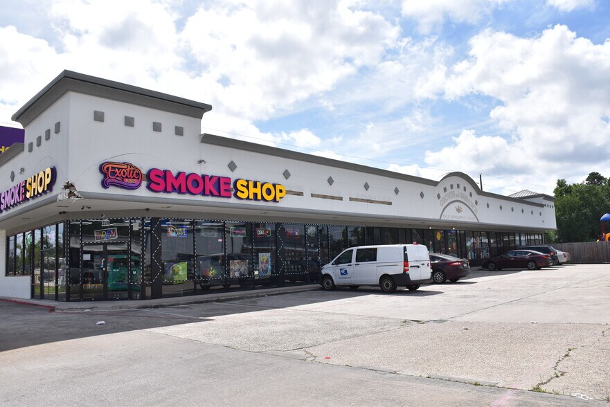 Primary Photo Of 324 Rayford Rd, Spring Freestanding For Sale