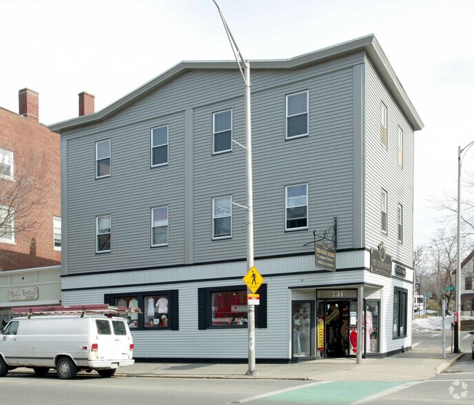 Primary Photo Of 231 Cabot St, Beverly Storefront Retail Residential For Lease