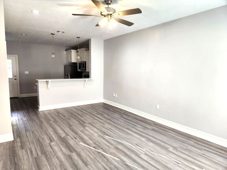 More Photos Of 602 Penn St, Lake Charles Apartments For Sale