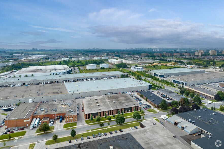 More Photos Of 375-377 Canarctic Dr, Toronto Warehouse For Lease