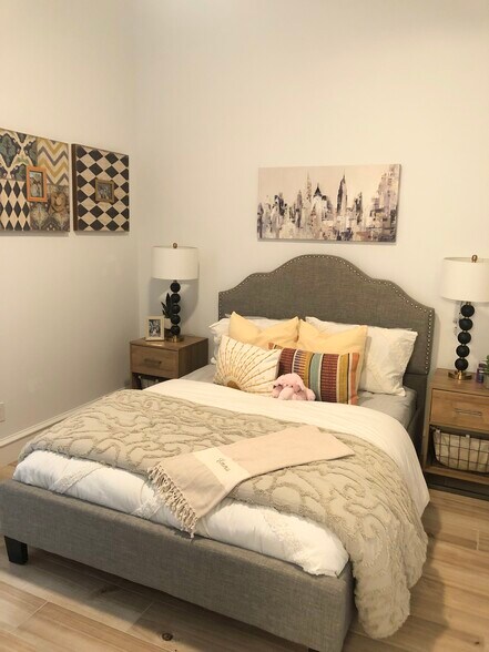More Photos Of 11351 Hilltop Rd, Argyle Apartments For Sale