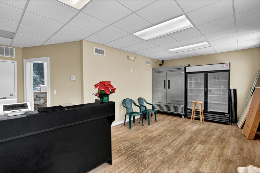 More Photos Of 93 Elm St, Old Saybrook Restaurant For Sale