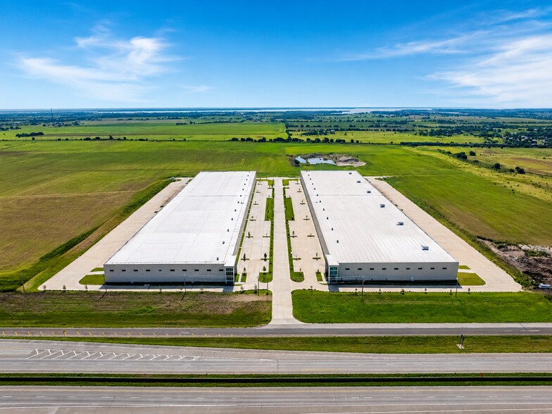 More Photos Of 6100 N Stemmons Fwy, Sanger Unknown For Lease