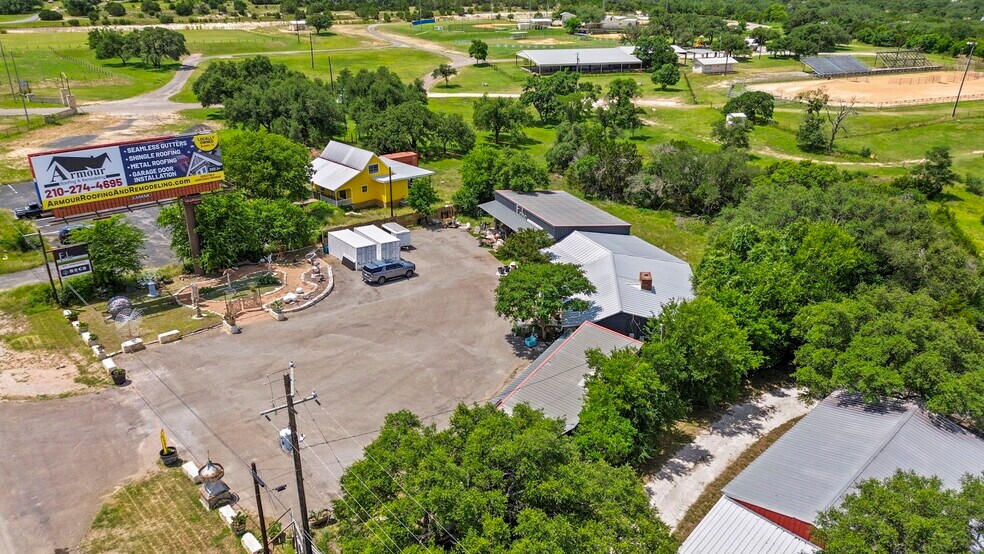 More Photos Of 1725 S US Highway 281, Blanco Freestanding For Sale