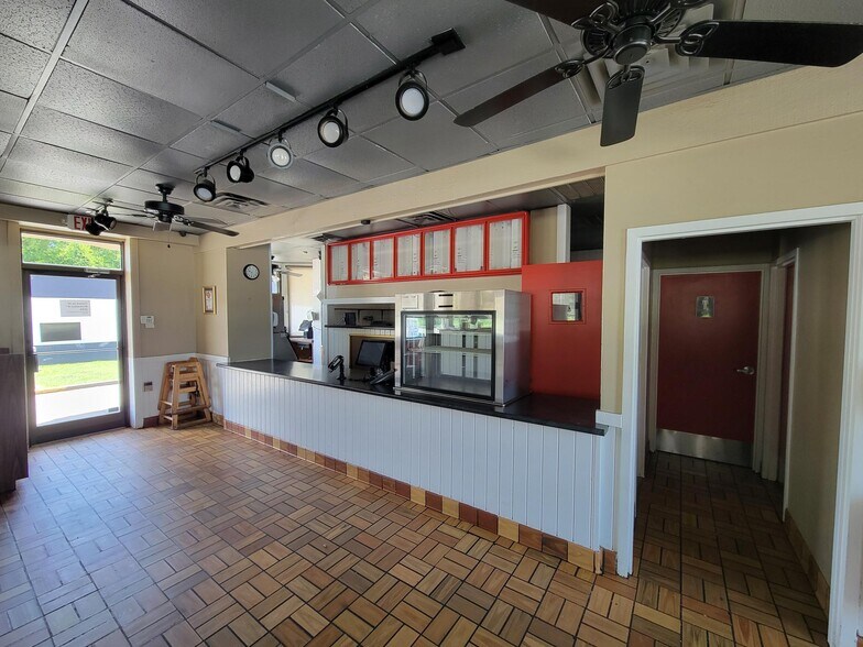 More Photos Of 523 Louisville Rd, Alcoa Fast Food For Sale