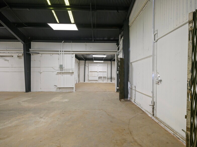 More Photos Of 2215 Randolph St, Huntington Park Manufacturing For Sale