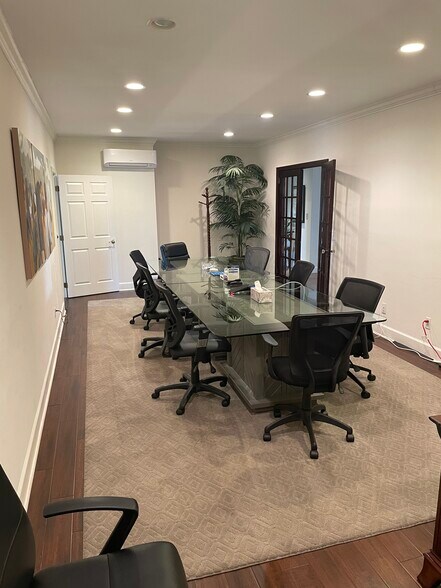 More Photos Of 2031 Shady Crest Dr, Birmingham Office For Sale