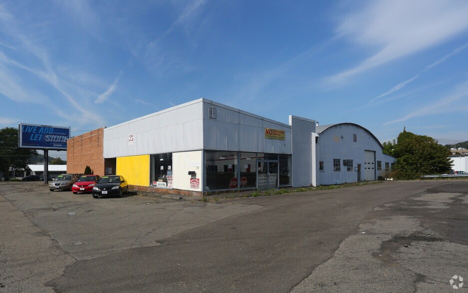Primary Photo Of 701-711 E Main St, Endicott Auto Dealership For Lease