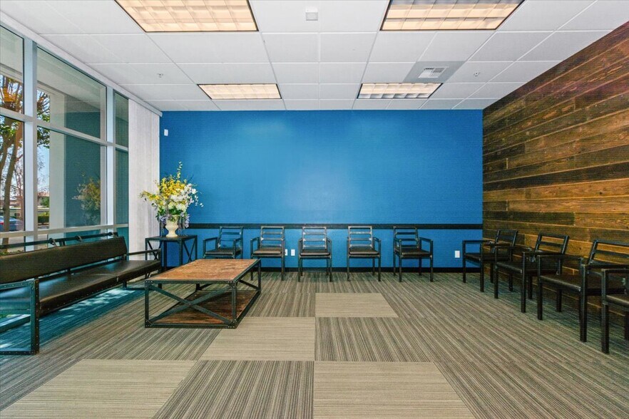 More Photos Of 7970 Cherry Ave, Fontana Showroom For Lease
