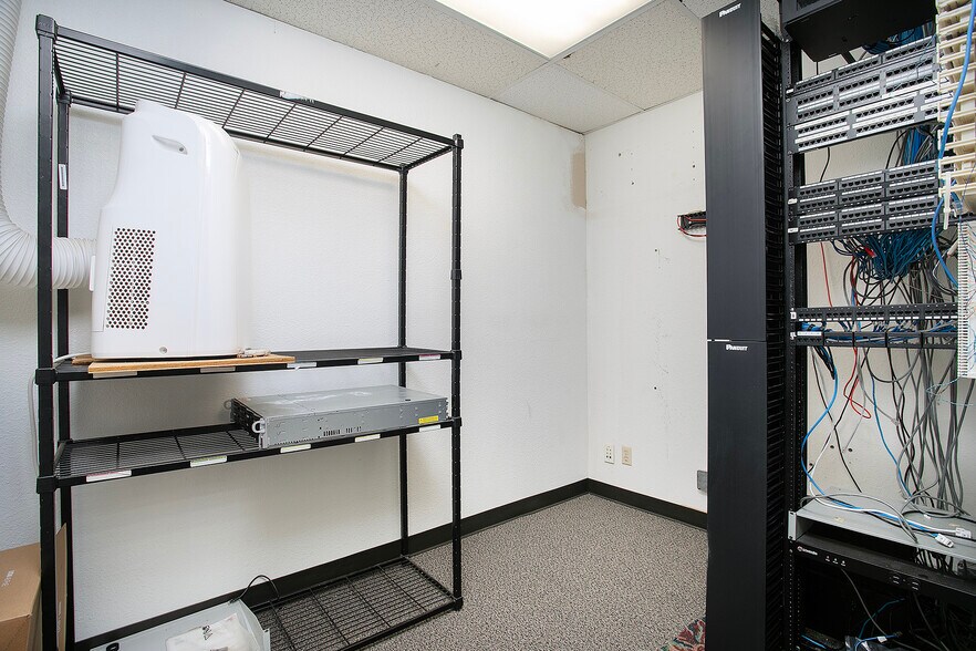 More Photos Of 415 Beckham Ave, Tyler Storefront For Sale