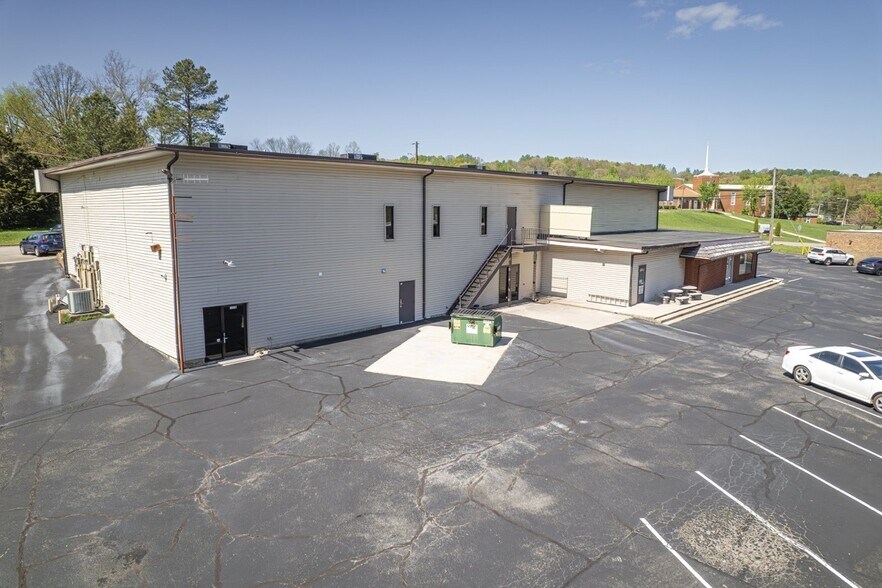 More Photos Of 122-132 Jefferson Ct, Oak Ridge Office For Sale