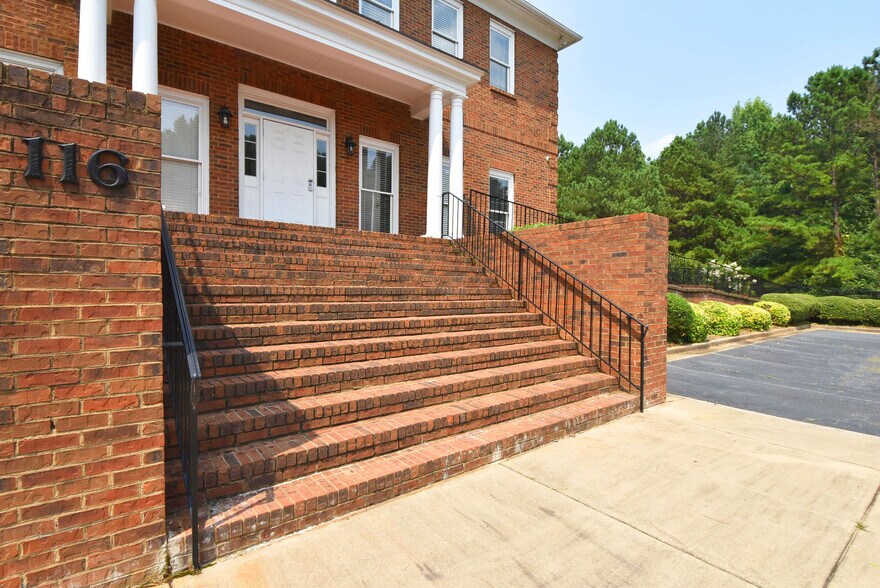 More Photos Of 116 Peachtree Ct, Peachtree City Medical For Lease