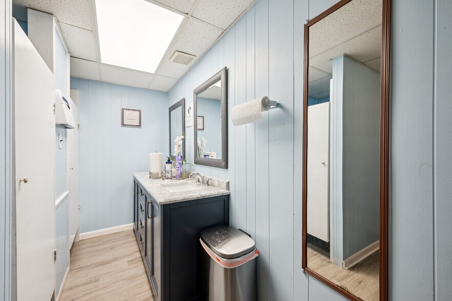 More Photos Of 510 W Broad St, Palmyra Religious Facility For Sale