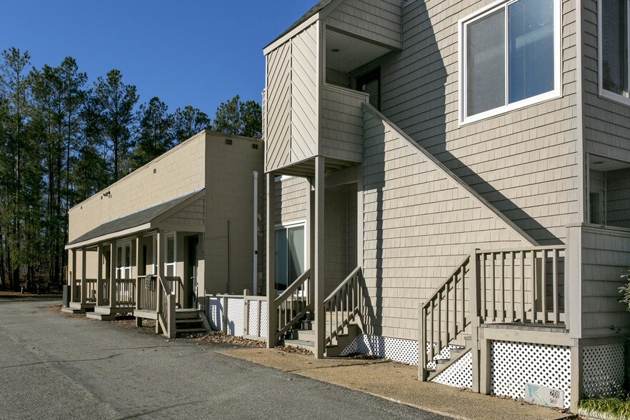 More Photos Of 13541 E Boundary Rd, Midlothian Office For Sale