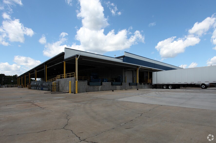 More Photos Of 2700 Yonkers Rd, Raleigh Warehouse For Lease