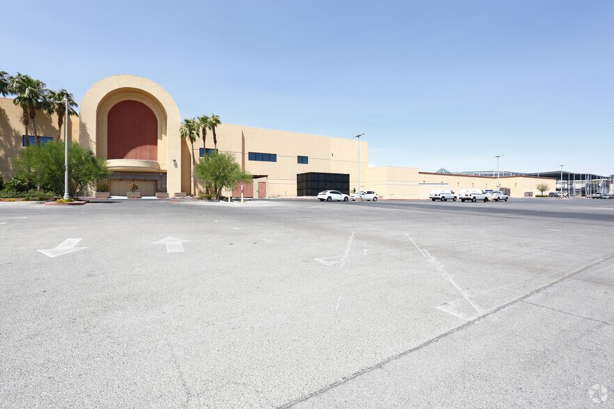 More Photos Of 3528 S Maryland Pky, Las Vegas Unknown For Lease