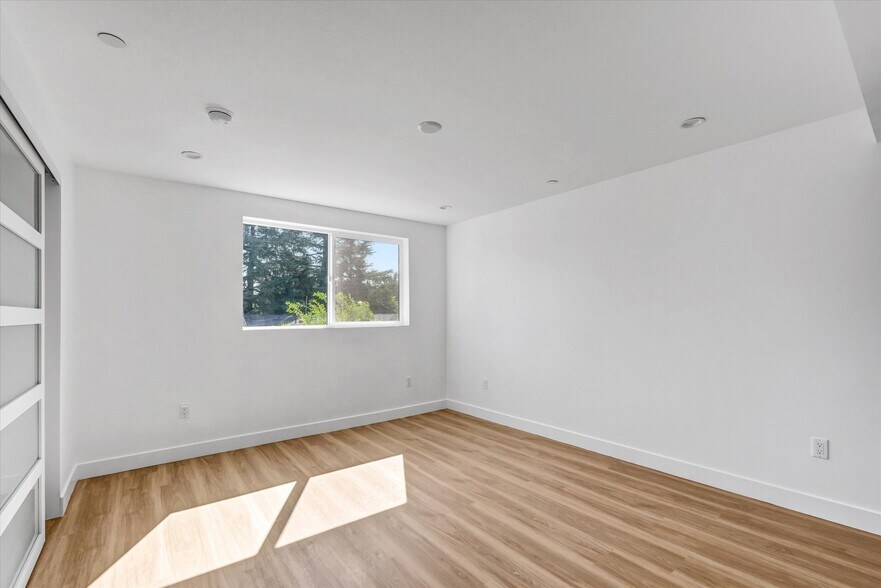 More Photos Of 7322 Newcastle Ave, Reseda Apartments For Sale