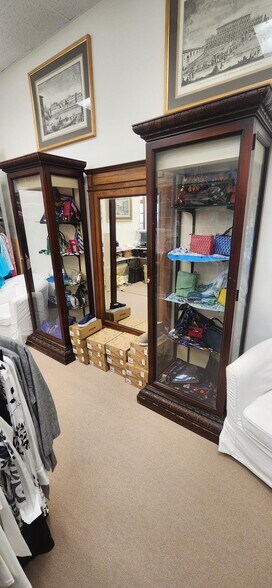 More Photos Of 54 E Lee St, Warrenton Storefront Retail Office For Lease