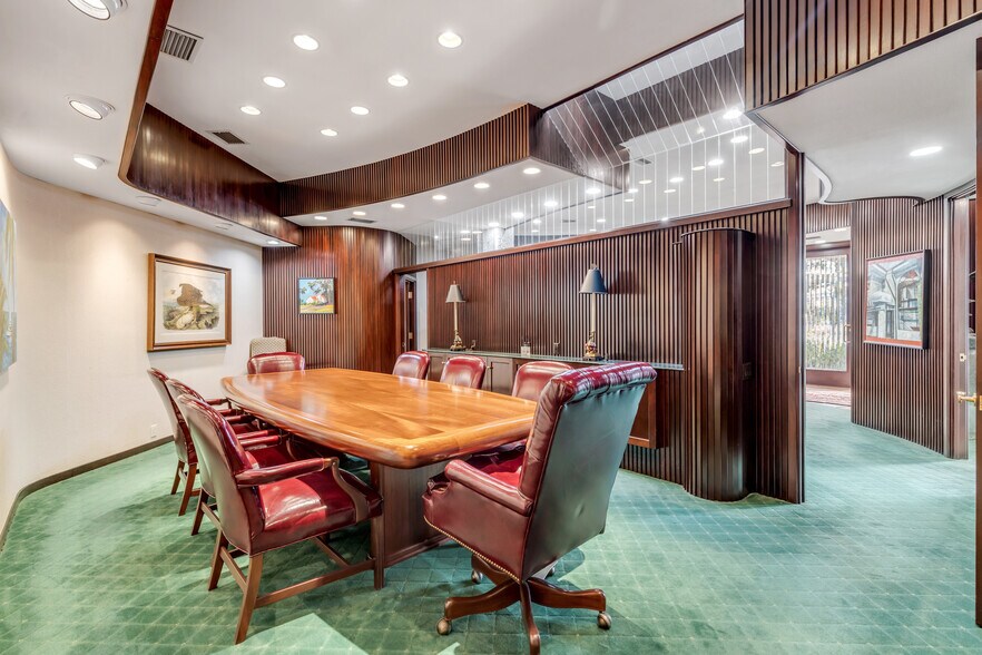 More Photos Of 100-104 Riverside Dr, New Smyrna Beach Office For Sale