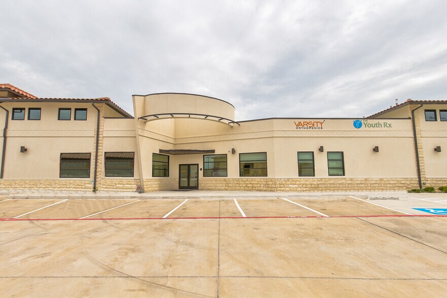 Primary Photo Of 9545 N Beach St, Fort Worth Medical For Lease