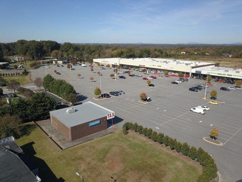 More Photos Of 3035-3086 Waughtown St, Winston-Salem Unknown For Lease