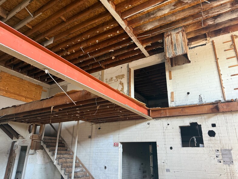 More Photos Of 9103 N Central Ave, Phoenix Freestanding For Sale