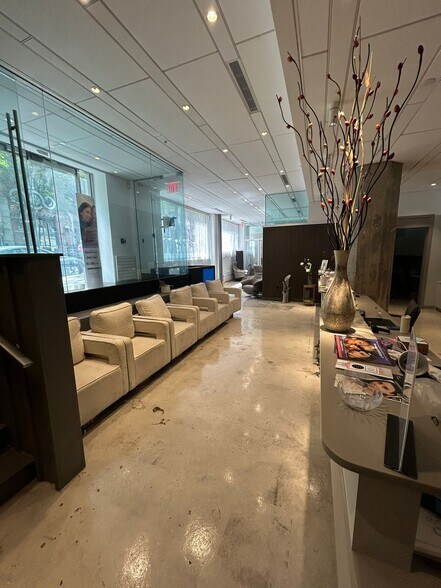 More Photos Of 70 Washington St, Brooklyn Apartments For Lease