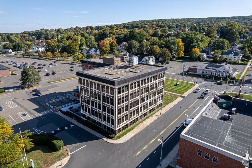 More Photos Of 10 Main St, Bristol Office For Lease