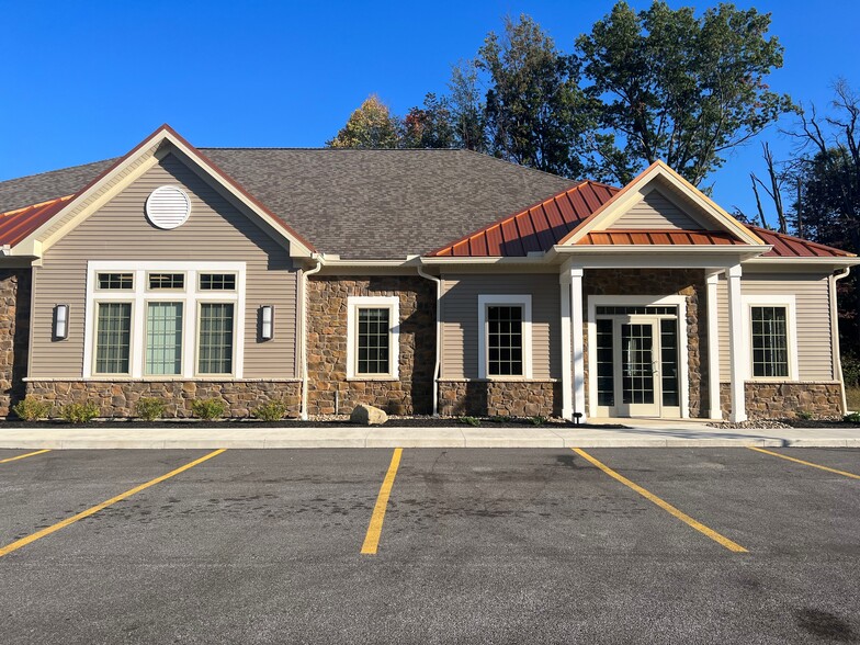 Primary Photo Of 7965 Auburn Rd, Concord Township Office For Sale