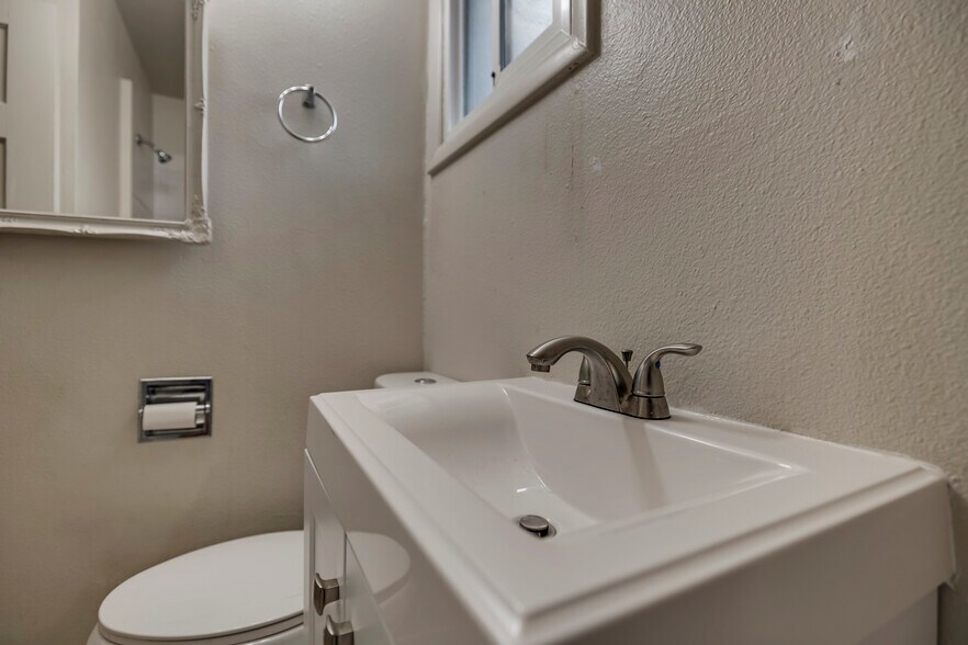 More Photos Of 1122 Stewart Ave, Chico Apartments For Sale