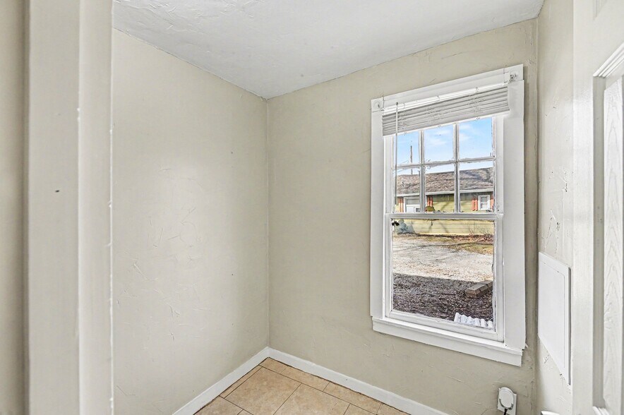 More Photos Of 308 Chestnut St, Silver Lake Apartments For Sale