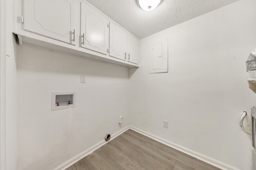 More Photos Of 122 Toby Springs Ln, McDonough Apartments For Sale