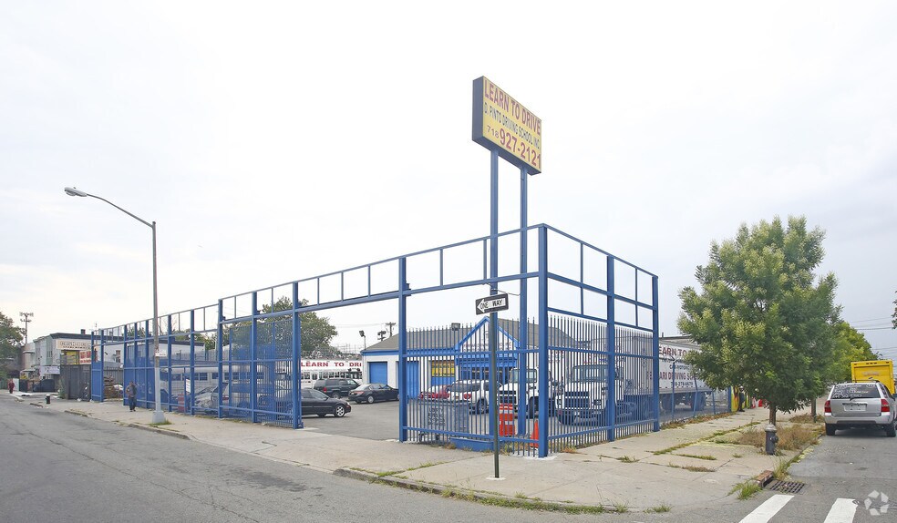Primary Photo Of 2444 Linden Blvd, Brooklyn Flex For Lease