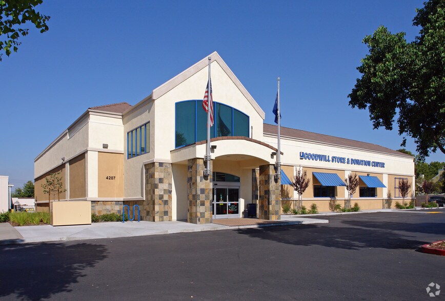 More Photos Of 4201-4221 Norwood Ave, Sacramento Unknown For Lease