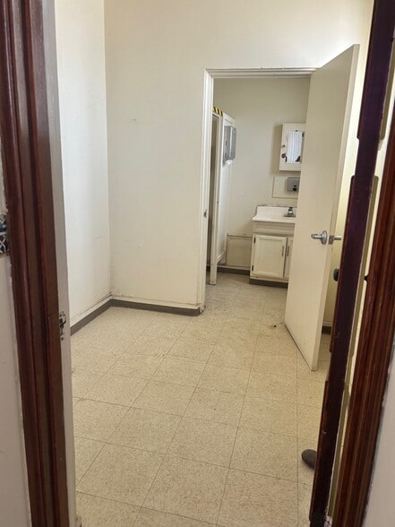 More Photos Of 138 S 8th St, Brawley Storefront Retail Office For Sale