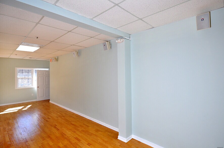 More Photos Of 75 Berlin Rd, Cromwell Medical For Lease