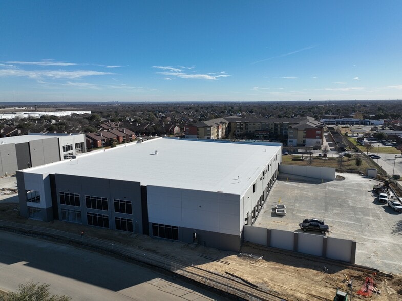 More Photos Of 200 Stephens St, Arlington Warehouse For Sale