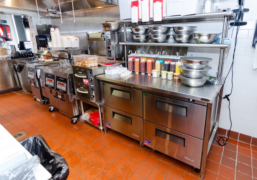 More Photos Of 3250 W Vine St, Kissimmee General Retail For Sale
