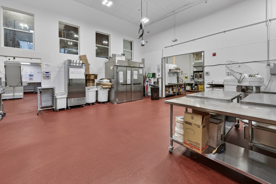 More Photos Of 1501 Lee Hill Dr, Boulder Showroom For Sale