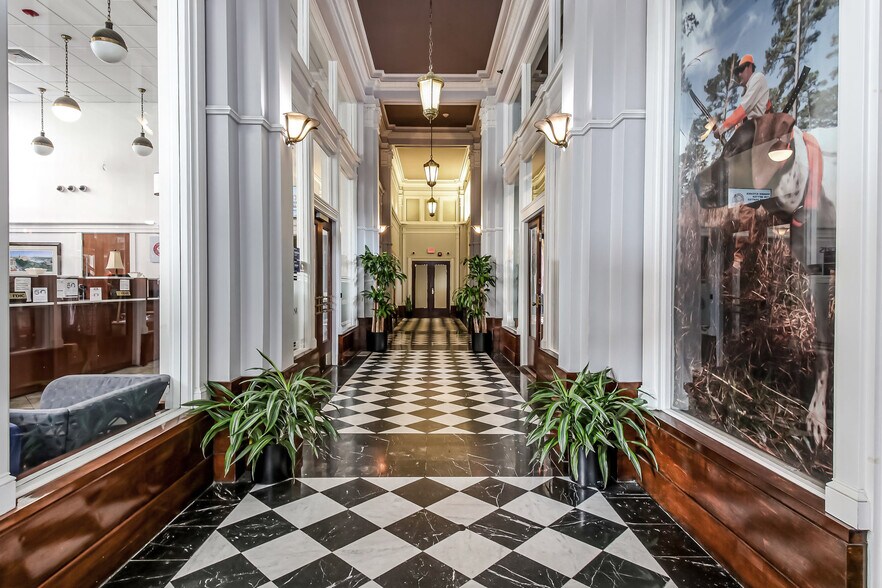 More Photos Of 24 Drayton St, Savannah Office For Lease