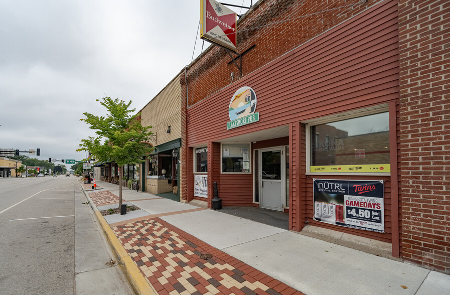 Primary Photo Of 115 S Lakeshore Dr, Lake City Bar For Sale