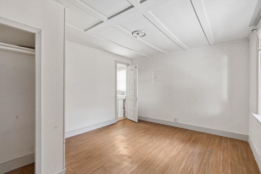 More Photos Of 2053 Linden Ave, Memphis Apartments For Sale