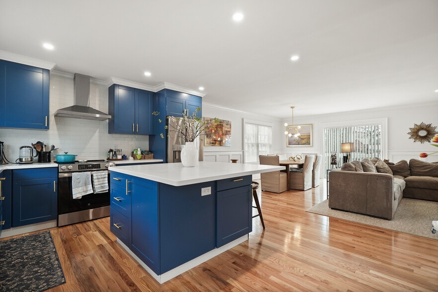 More Photos Of 24 Hoyt St, Stamford Apartments For Sale