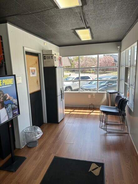 More Photos Of 11 N Virginia Ave, Penns Grove Office For Sale