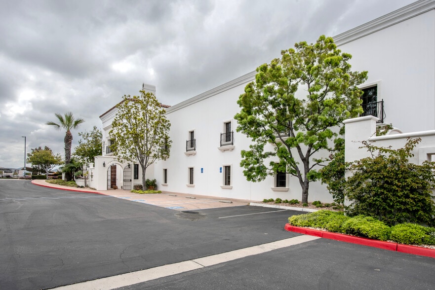 More Photos Of 4650 Overland Ave, San Diego Light Manufacturing For Sale