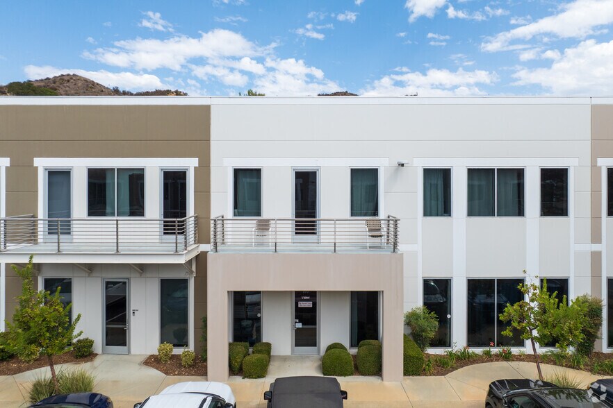 More Photos Of 28348 Constellation Rd, Valencia Warehouse For Sale