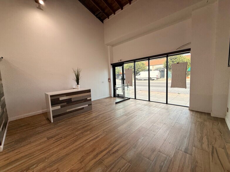 More Photos Of 463-467 S La Brea Ave, Los Angeles Storefront Retail Office For Lease