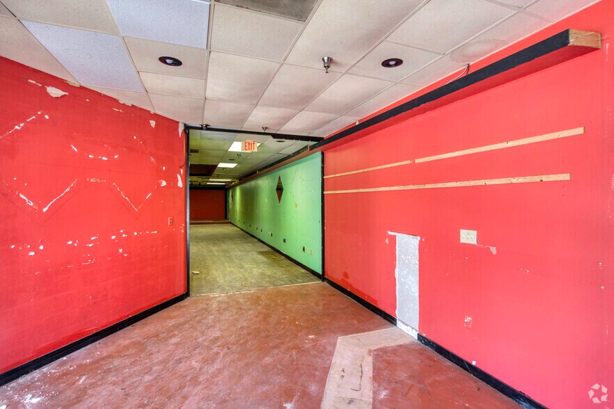 More Photos Of 15305 Amberly Dr, Tampa Unknown For Lease